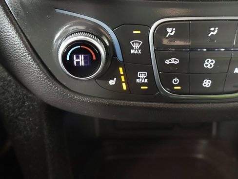 Used 2024 Chevrolet Equinox LT image 42