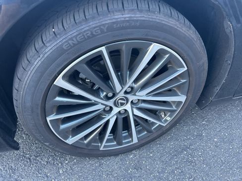 Used 2025 Lexus ES 300h w/ Premium Package image 13