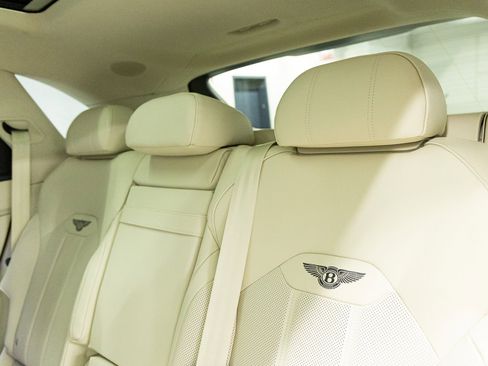 New 2026 Bentley Bentayga AWD/4WD image 42