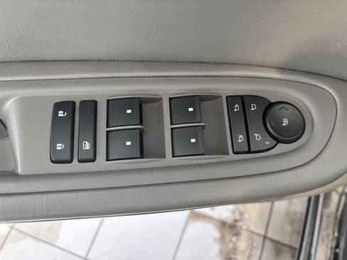 Used 2016 Chevrolet Traverse LT image 8