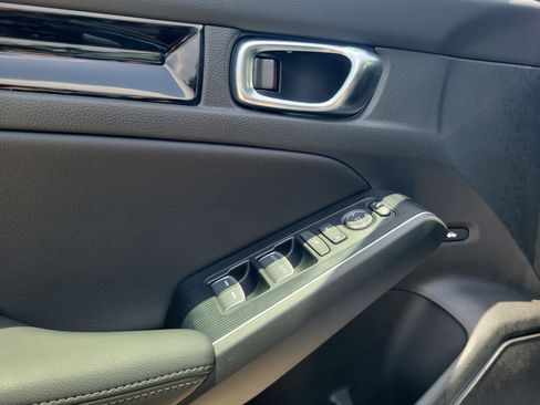 Certified 2025 Honda Civic Sport image 18
