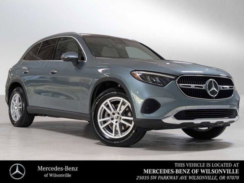 Used 2025 Mercedes-Benz GLC 300 4MATIC image 1