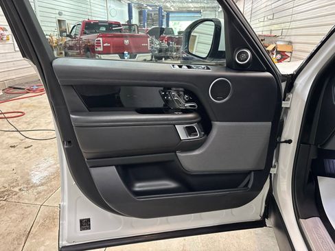 Used 2018 Land Rover Range Rover image 11