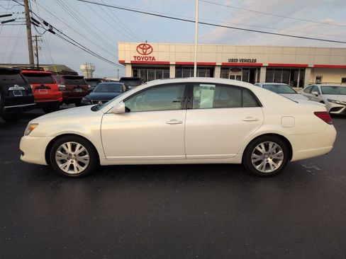 Used 2008 Toyota Avalon XLS FWD image 3