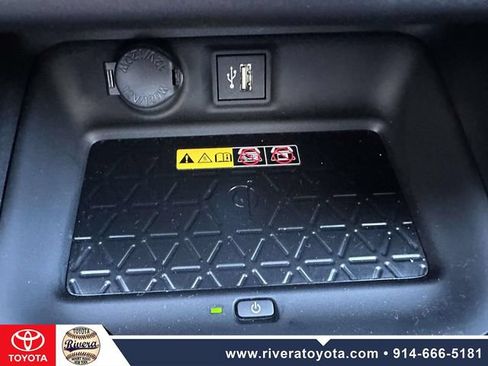 Used 2023 Toyota RAV4 XSE AWD/4WD image 29