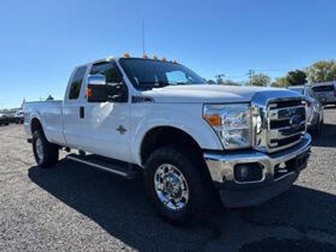 Used 2015 Ford F350 XLT w/ XLT Premium Package image 5