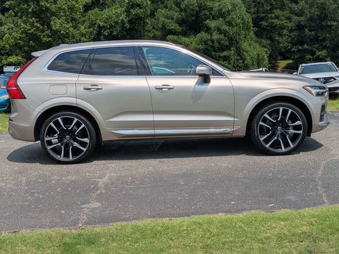 Used 2023 Volvo XC60 B5 Ultimate AWD/4WD image 7