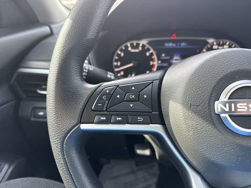 Used 2024 Nissan Altima 2.5 SV FWD image 21