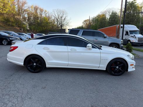 Used 2013 Mercedes-Benz CLS 550 4MATIC w/ Premium I Pkg image 4