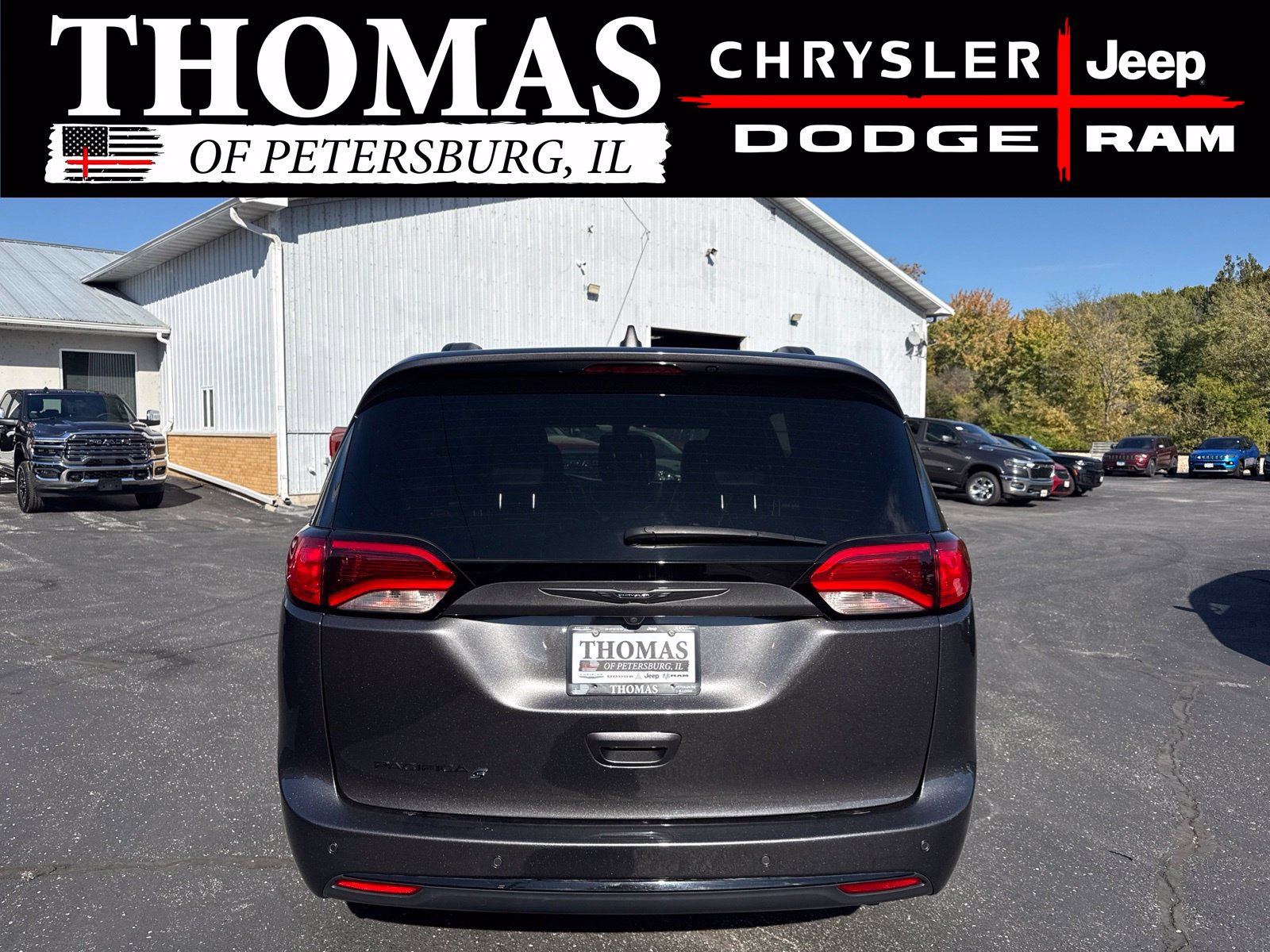 Used 2020 Chrysler Pacifica Touring-L Plus w/ S Appearance Package FWD image 6