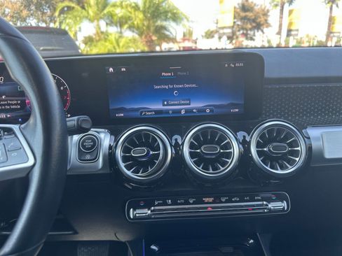 Used 2024 Mercedes-Benz GLB 250 image 21