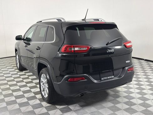 Used 2017 Jeep Cherokee Latitude FWD image 6