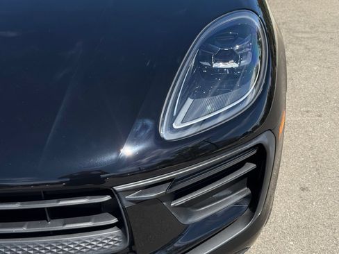 Used 2026 Porsche Macan AWD/4WD image 11