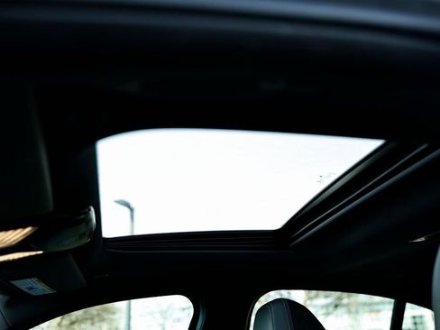 Used 2023 BMW 330i xDrive 330i xDrive w/ Driving Assistance Package image 14