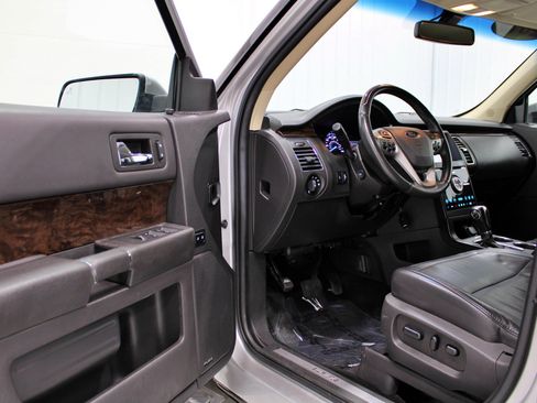 Used 2019 Ford Flex Limited AWD/4WD image 4