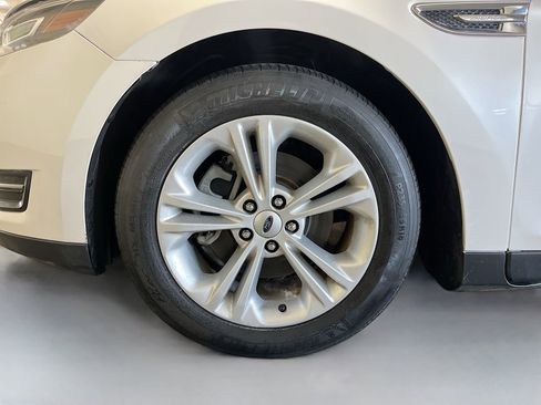 Used 2018 Ford Taurus SEL w/ Equipment Group 201A image 30