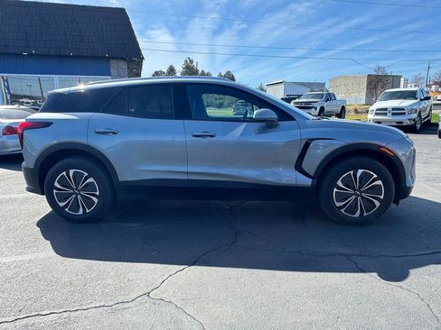 Used 2024 Chevrolet Blazer EV LT image 11