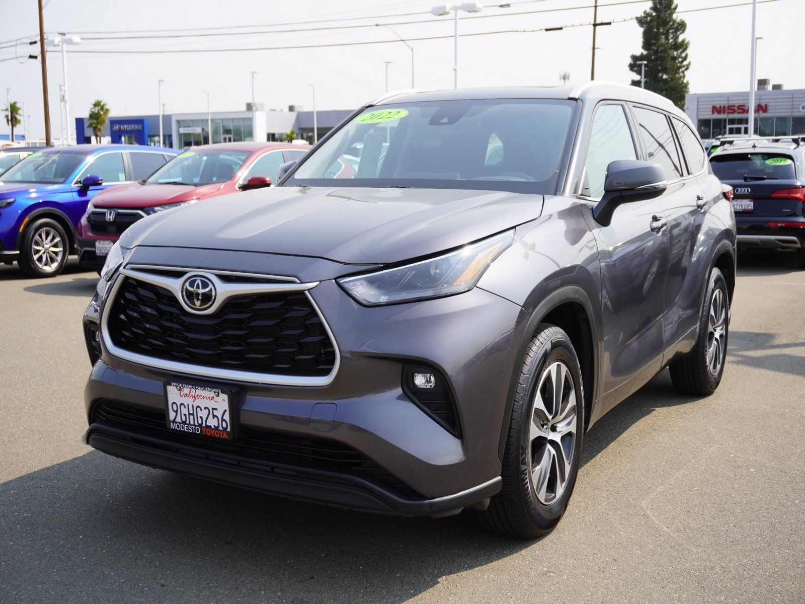 Used 2022 Toyota Highlander XLE FWD image 5