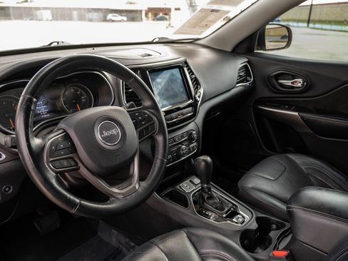 Used 2019 Jeep Cherokee Limited image 14