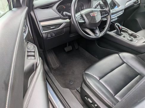 Used 2020 Cadillac XT4 Premium Luxury image 12