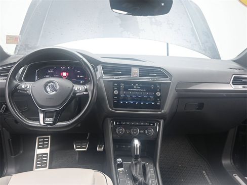 Used 2021 Volkswagen Tiguan SEL Premium R-Line image 34