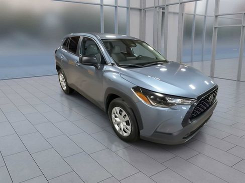 Certified 2024 Toyota Corolla Cross L image 2