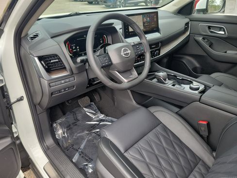 New 2026 Nissan Rogue Platinum w/ Tech Package AWD/4WD image 16