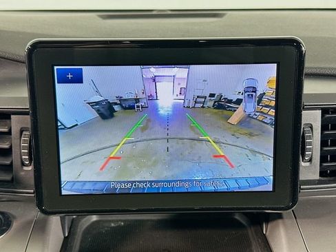 Used 2022 Ford Explorer XLT AWD/4WD image 32