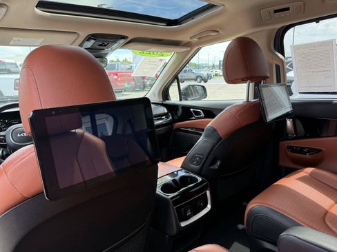 Used 2022 Kia Carnival SX Prestige w/ Paint Protection Package FWD image 19