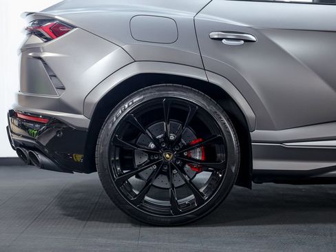 Used 2022 Lamborghini Urus image 12