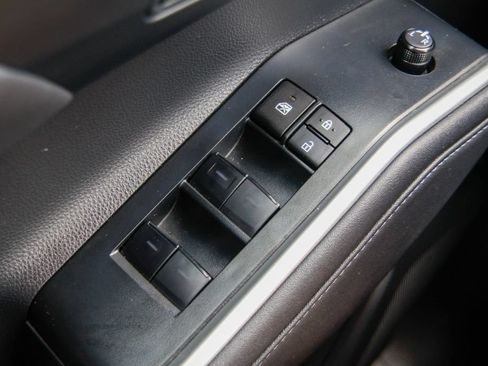 Used 2023 Toyota Highlander XLE FWD image 20