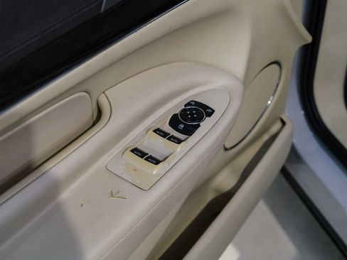 Used 2019 Lincoln MKT AWD image 45