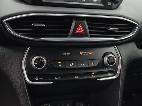 Used 2020 Hyundai Santa Fe SE image 27