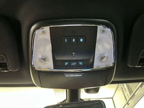 Used 2019 Jeep Grand Cherokee Limited image 18