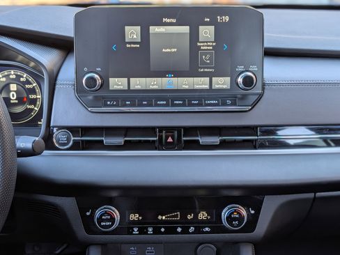 Used 2023 Mitsubishi Outlander SE image 29