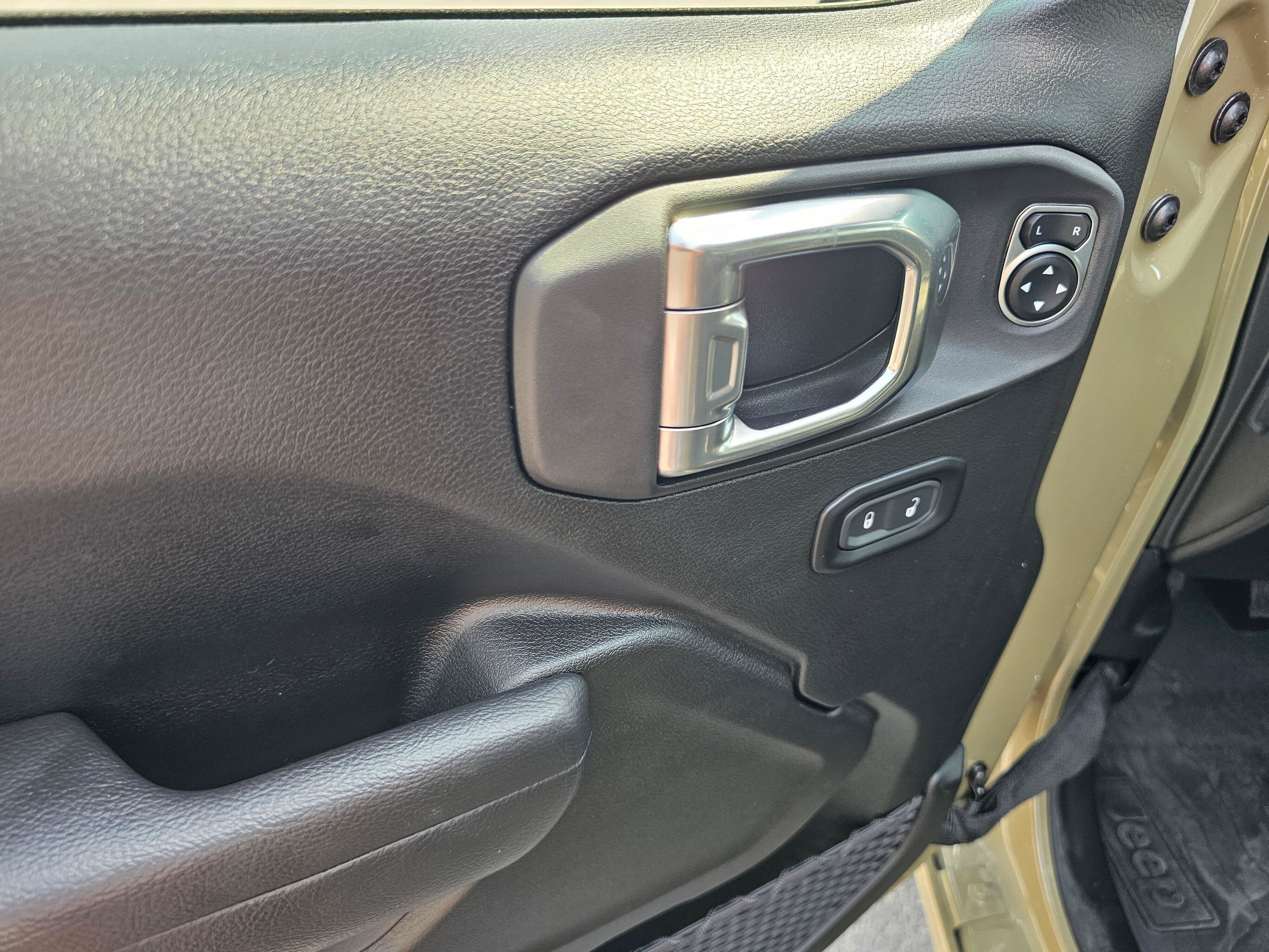Used 2025 Jeep Wrangler Sport AWD/4WD image 18