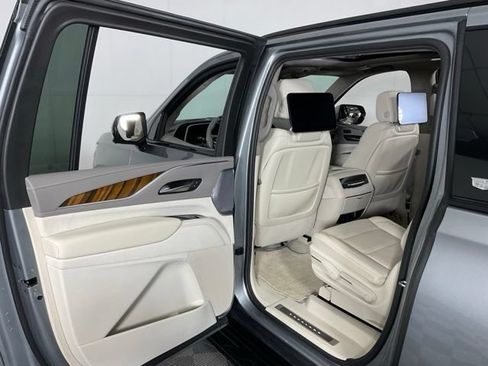 Used 2024 Cadillac Escalade ESV Sport Platinum AWD/4WD image 31