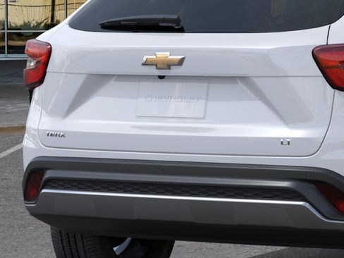 New 2026 Chevrolet Trax LT w/ Driver Confidence Package FWD image 15