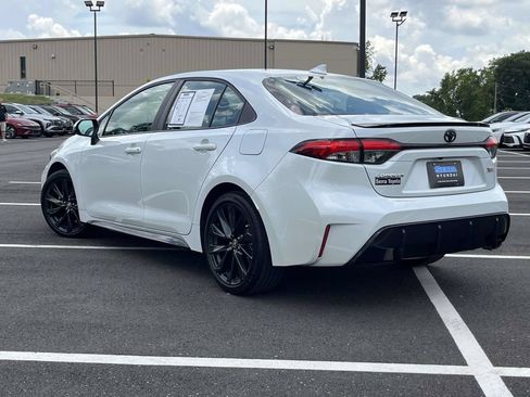 Used 2023 Toyota Corolla XSE FWD image 5