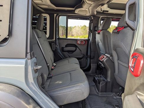 Used 2025 Jeep Wrangler Willys image 45