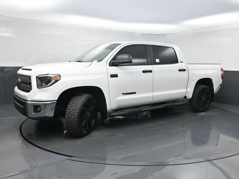 Used 2020 Toyota Tundra SR5 w/ SR5 Upgrade Package AWD/4WD image 19