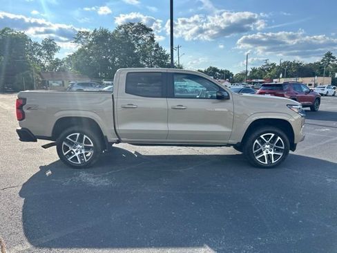 Used 2023 Chevrolet Colorado Z71 w/ Advanced Trailering Package AWD/4WD image 5