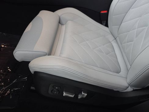 Used 2025 BMW X5 xDrive40i w/ M Sport Package AWD/4WD image 30