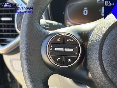 Used 2025 Kia Soul LX FWD image 19