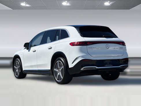 Used 2023 Mercedes-Benz EQS 580 4MATIC SUV image 3