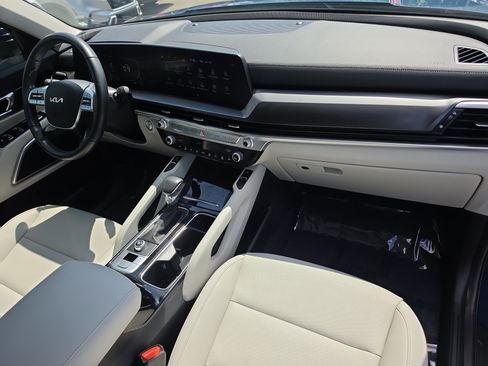 Certified 2024 Kia Telluride S FWD image 11