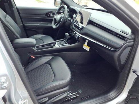 New 2026 Jeep Compass Latitude AWD/4WD image 21