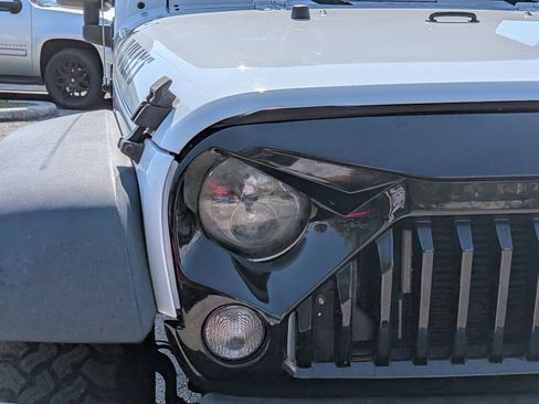 Used 2016 Jeep Wrangler Unlimited Sport AWD/4WD image 17