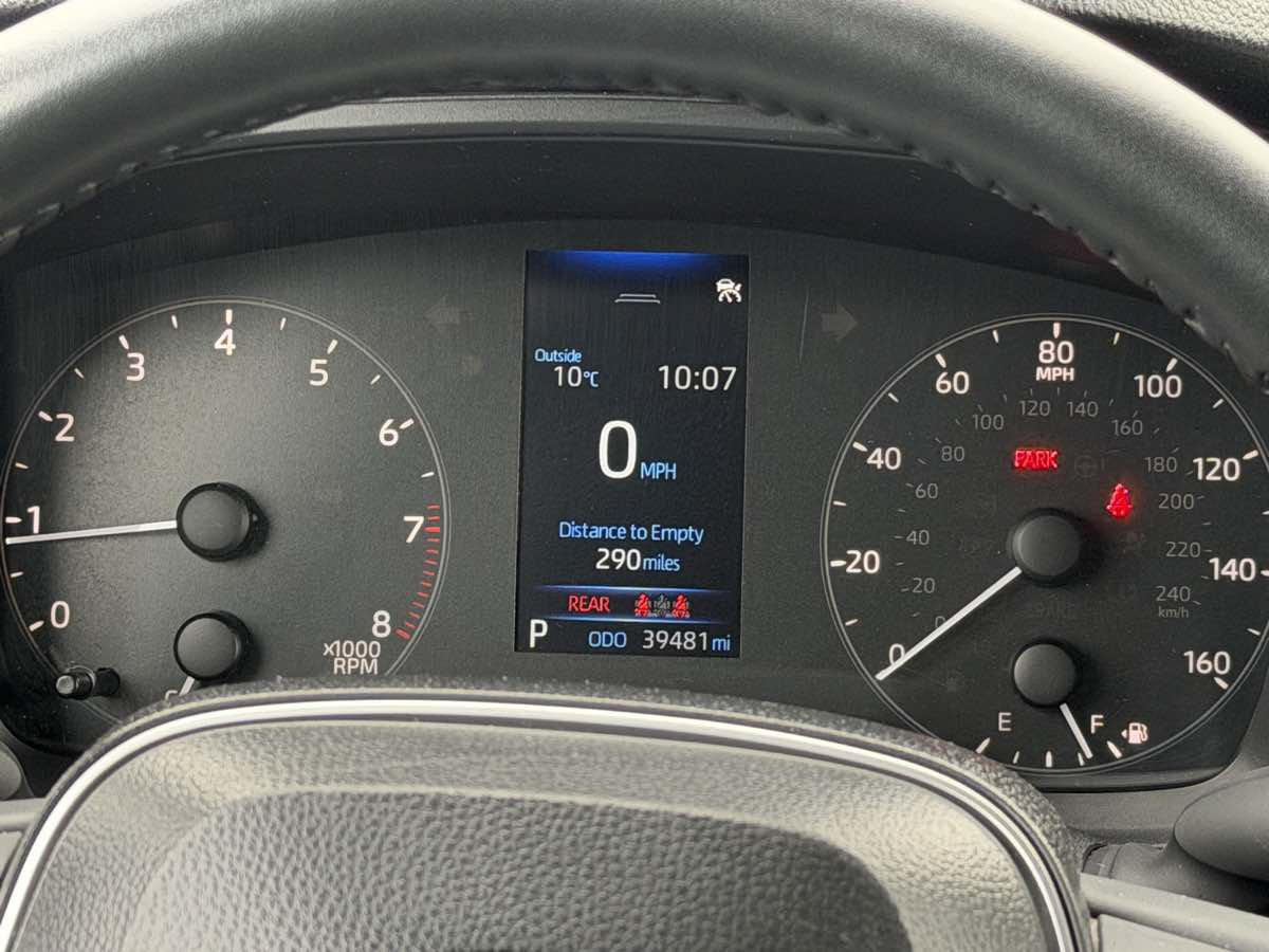 Used 2025 Toyota Corolla Cross LE AWD/4WD image 24