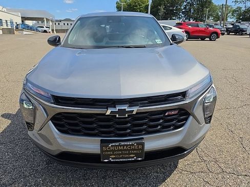 Used 2024 Chevrolet Trax RS FWD image 8
